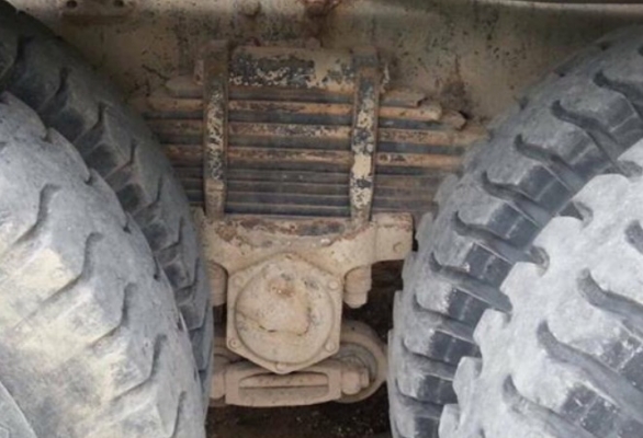 HINO ZM 260 HP EK100 รถโม่ปูน สิบล้อ 2 เพลา โม่ปูน 6 คิวสภาพดีพร้อมใช้งานได้เลยครับ เครื่องยนต์แรงดีเดิมๆภายในเก๋งคอนโซลสวยครบ พวงมาลัยเพาเวอร์ ระบบเบรคทริ๊ปฟี้ ช่วงล่างแน่น คัชซีใหญ่สวยไม่มีแตกบวม ยางสภาพดี 10 เส้นประมาณ 70\% พร้อมใช้งาน เอกสารทะเบียนชุดโ