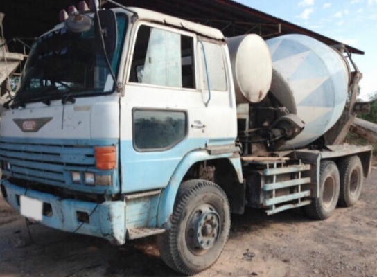 HINO ZM 260 HP EK100 รถโม่ปูน สิบล้อ 2 เพลา โม่ปูน 6 คิวสภาพดีพร้อมใช้งานได้เลยครับ เครื่องยนต์แรงดีเดิมๆภายในเก๋งคอนโซลสวยครบ พวงมาลัยเพาเวอร์ ระบบเบรคทริ๊ปฟี้ ช่วงล่างแน่น คัชซีใหญ่สวยไม่มีแตกบวม ยางสภาพดี 10 เส้นประมาณ 70\% พร้อมใช้งาน เอกสารทะเบียนชุดโ