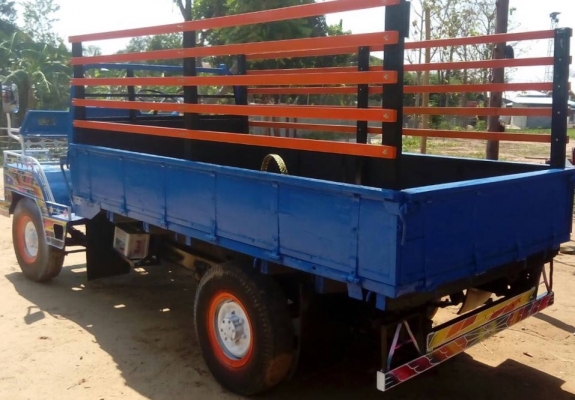 ขายรถอีแต๋น ISUZU ELF 74 แรง เพลาลอย 4 ล้อ กระบะเหล็กคอกไม่ความยาว 3.20 เมตรสภาพดีสวยพร้อมบรรทุกได้เลยครับ เครื่องยนต์แรงดีแห้งดีไม่มีเยิ้ม พวงมาลัยธรรมดา ระบบเกียร์เดิมๆเข้าง่าย ขับขี่คล่องตัวดี ช่วงล่างแน่นคัชซีหน้า 5 ยางสภาพดีประมาณ 60\% พร้อมใช้งาน เอก