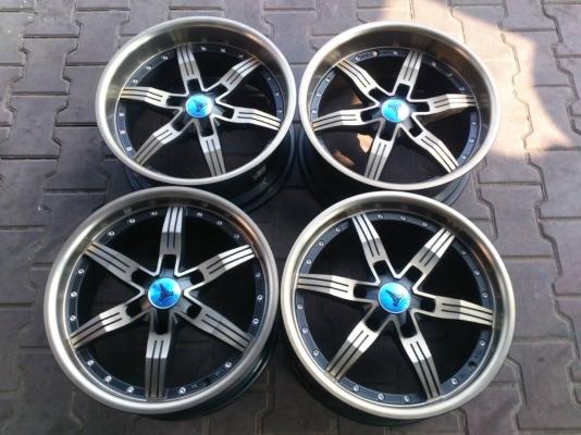 ขายแม็กใหม่ 6รู 139.7 กว้าง 8นิ้ว ขอบ17 หน้าตื้นหลังลึก จำนวน 4 วง