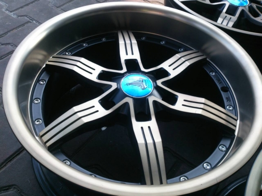 ขายแม็กใหม่ 6รู 139.7 กว้าง 8นิ้ว ขอบ17 หน้าตื้นหลังลึก จำนวน 4 วง