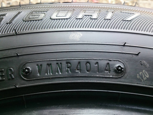 ขายยาง DUNLOP LM704 215/60R17 ยางสัปดาห์ที่40ปี14 ดอกยางหนาสดนิ่มเท่ากันไม่แตกลายไม่ร้าวสวยๆ จำนวน 1 ชุด ขายยาง DUNLOP LM704 215/60R17 ยางสัปดาห์ที่40ปี14 ดอกยางหนาสดนิ่มเท่ากันไม่แตกลายไม่ร้าวสวยๆ จำนวน 1 ชุด