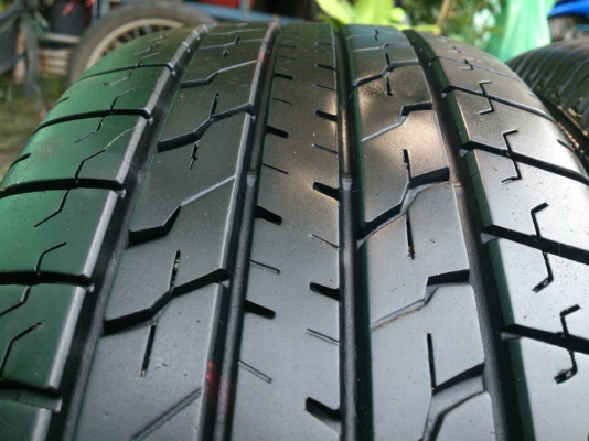 ขายยาง บริดสโตน 205/65R15  ยางสัปดาห์ที่36ปี14  ยางดอกเต็มสวยนิ่มลึกเท่ากัน จำนวน 1 ชุด
