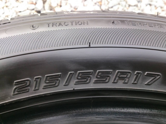 ขายยาง DUNLOP LM704 215/55R17 ยางสัปดาห์ที่49ปี14 ดอกยางหนาสดนิ่มเท่ากันไม่แตกลายไม่ร้าวสวยๆ จำนวน 1 ชุด ขายยาง DUNLOP LM704 215/55R17 ยางสัปดาห์ที่49ปี14 ดอกยางหนาสดนิ่มเท่ากันไม่แตกลายไม่ร้าวสวยๆ จำนวน 1 ชุด