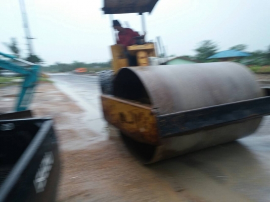 ขายรถบด CAT CS 563 เอกสารใบแจ้งจำหน่าย 2 เพลาเปลือกเดียว 11130 กก, สั่นสะเทือน ราคา 580000