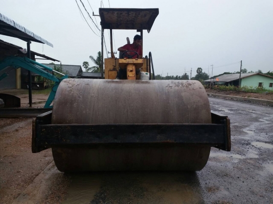 ขายรถบด CAT CS 563 เอกสารใบแจ้งจำหน่าย 2 เพลาเปลือกเดียว 11130 กก, สั่นสะเทือน ราคา 580000