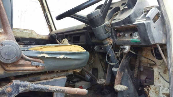 ขายรถบรรทุก 10 ล้อดัมพ์ NISSAN CW 30 225 แรงม้า 2 เพลาสโลว์ดึง ราคา 420000