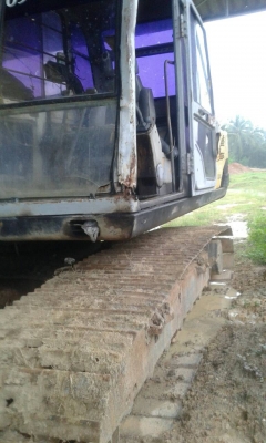 ขายรถแบคโฮ KOBELCO SK200-/// ราคา 400000