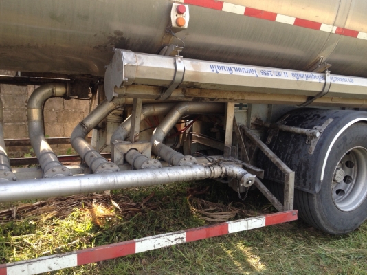 ถังบรรทุกของเหลว สแตนเลส 40000 ลิตร อู่ พนัส ล้อยก ใช้ลมยีง มี 9 ช่อง ทะลุ 1-2 และ 8-9