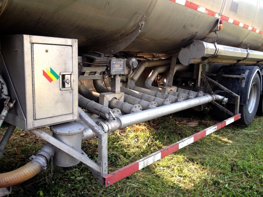 ถังบรรทุกของเหลว สแตนเลส 40000 ลิตร อู่ พนัส ล้อยก ใช้ลมยีง มี 9 ช่อง ทะลุ 1-2 และ 8-9