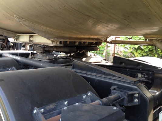 ถังบรรทุกของเหลว สแตนเลส 40000 ลิตร อู่ พนัส ล้อยก ใช้ลมยีง มี 9 ช่อง ทะลุ 1-2 และ 8-9