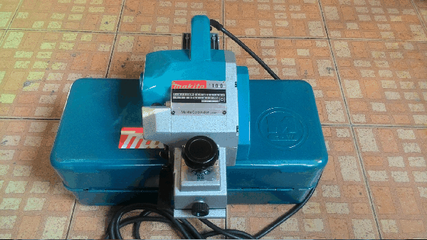 ขายด่วนกบไฟฟ้าหน้า3 MAKATA 1100 750W.16000/min.