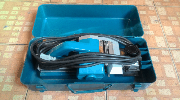 ขายด่วนกบไฟฟ้าหน้า3 MAKATA 1100 750W.16000/min.