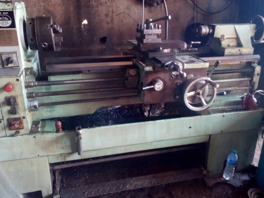 ขายเครื่องกลึง6ฟุต3เพลามีเบรคพร้อมใช้เครื่องสวยไม่เปลี่ยนนิ้วมิลเฟือง
