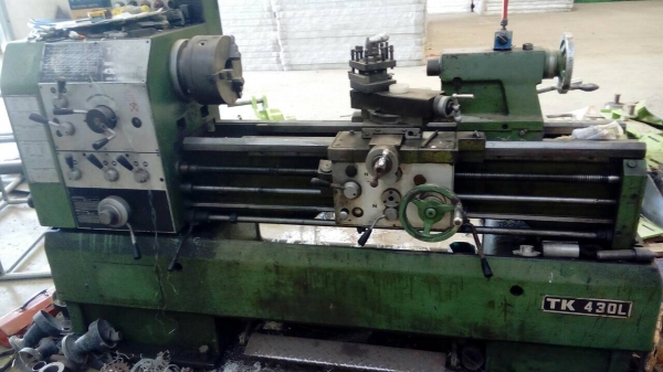 ขายเครื่องกลึงต้ากัง6ฟุต430x1000 สี่เพลาเบรคนิ้วมิลไม่เปลี่ยนเฟืองพร้อมใช้ครับ