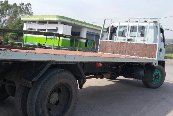 หกล้อ อีซูซุ ร็อค FTR13SA195ปี46พื้นเรียบ ยาว7.20ม สภาพดีสวยบางเดิมพร้อมใช้ ทะเบียนพร้อมโอน