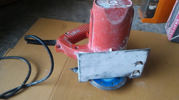 เครื่องตัดคอนกรีต ,ตัดกระเบื้อง Maktec รุ่น MT410 ใช้ตัดคอนกรีต ,ตัดหินแกรนิต ,ตัดหินอ่อน ,ตัดกระเบื้องได้ -ใช้ได้ทั้งกับใบตัดเปียกและ ใบตัดแห้ง