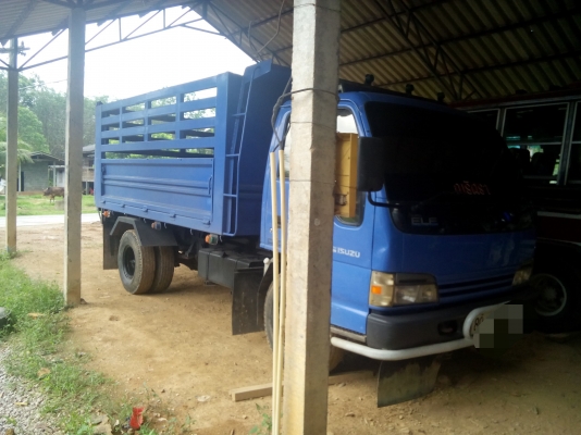 6 ล้อดั้มอีซูสุ  130  แรงม้า  ปี 48 (  รถห้างแท้  )   เดิมๆ  พร้อมใช้งาน เล่มพร้อม....