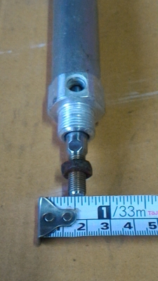 กระบอกสูบนิวเมติก ยี่ห้อ CKD จากญี่่ปุ่น ขนาดโต 20 มม. ระยะเลื่อนเข้า - ออก 125 มม.ทนแรงลมได้ถึง 0.7 MPa. (จัดเป็นชุดละ 5 ตัว )