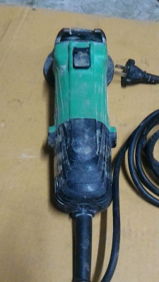 เครื่องเจ๊ยร์ HITACHI ขนาด 4 นิ้ว (กำลัง 580 W. เต็ม ) น้ำหนักไม่ได้เบาหรือมีทุ่นและมีขดลวดครึ่งเดียวเหมือนในห้าง