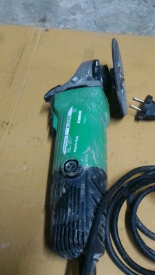 เครื่องเจ๊ยร์ HITACHI ขนาด 4 นิ้ว (กำลัง 580 W. เต็ม ) น้ำหนักไม่ได้เบาหรือมีทุ่นและมีขดลวดครึ่งเดียวเหมือนในห้าง