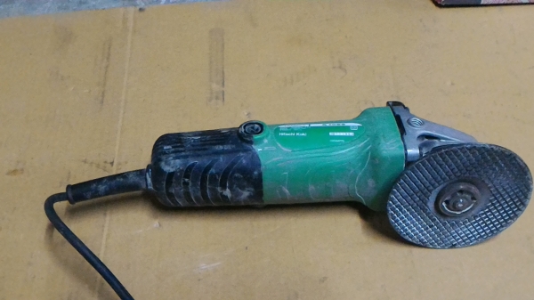 เครื่องเจ๊ยร์ HITACHI ขนาด 4 นิ้ว (กำลัง 580 W. เต็ม ) น้ำหนักไม่ได้เบาหรือมีทุ่นและมีขดลวดครึ่งเดียวเหมือนในห้าง