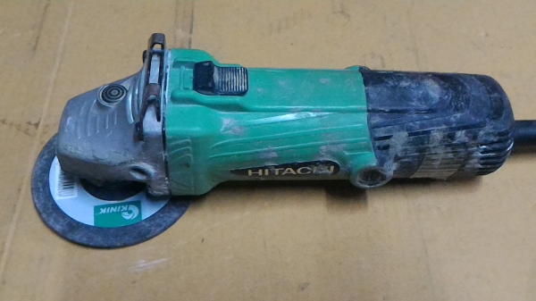 เครื่องเจ๊ยร์ HITACHI ขนาด 4 นิ้ว (กำลัง 580 W. เต็ม ) น้ำหนักไม่ได้เบาหรือมีทุ่นและมีขดลวดครึ่งเดียวเหมือนในห้าง