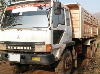 MITSUBISHI FUSO TURBO 220 HP 6D16 - TF 7058 สิบล้อดั๊มพ์ 2 เพลา กระบะดั๊มพ์เหล็ก 12 ตันของสามมิตรลอนเฉียงสภาพสวยพร้อมบรรทุกหนักได้เลยครับ เครื่องยนต์แรงดีเดิมๆไม่แตกเยิ้ม ภายในห้องเก๋งคอนโซลครบพร้อม พวงมาลัยเพาเวอร์ เกียร์ 10 Speed เดิมๆ ช่วงล่างแน่นคัชซี
