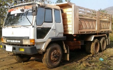 MITSUBISHI FUSO TURBO 220 HP 6D16 - TF 7058 สิบล้อดั๊มพ์ 2 เพลา กระบะดั๊มพ์เหล็ก 12 ตันของสามมิตรลอนเฉียงสภาพสวยพร้อมบรรทุกหนักได้เลยครับ เครื่องยนต์แรงดีเดิมๆไม่แตกเยิ้ม ภายในห้องเก๋งคอนโซลครบพร้อม พวงมาลัยเพาเวอร์ เกียร์ 10 Speed เดิมๆ ช่วงล่างแน่นคัชซี