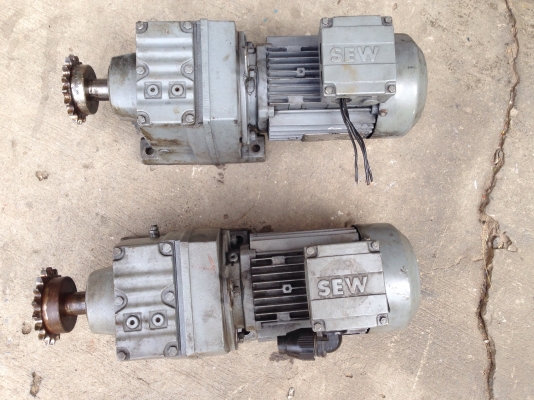 ( เหลือ 1 ตัวครับ )ขายมอเตอร์เกียร์ SEW eurodrive 1HP. 380V อัตราทด 1:16 สภาพสวย วิ่งนิ่มเดิมๆ พร้อมใช้งาน มี 2ตัวครับ