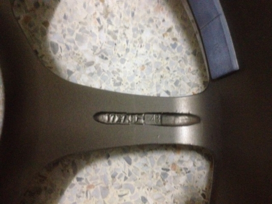 P1 เเท้ 17กว้าง7นิ้วอ๊อฟ43 ทั้ง4วง5รู114 เก่าญี่ปุ่นเเท้สีเดิมๆสวยๆยางติดมาใช้ไม่ได้ P1 เเท้ 17กว้าง7นิ้วอ๊อฟ43 ทั้ง4วง5รู114 เก่าญี่ปุ่นเเท้สีเดิมๆสวยๆยางติดมาใช้ไม่ได้