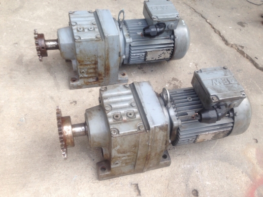 ขายมอเตอร์เกียร์ SEW eurodrive 1HP. 380V อัตราทด 1:26 สภาพสวย วิ่งนิ่มเดิมๆ พร้อมใช้งาน มี 2ตัวครับ