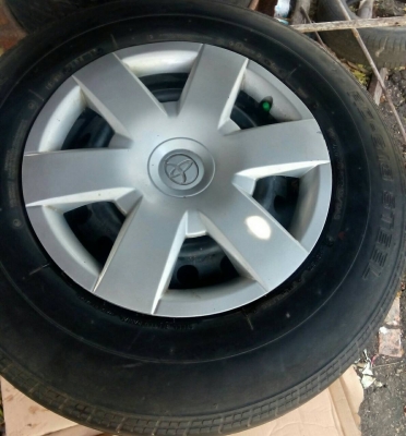 ขายล้อกระทะแท้ติดรถตู้ป้ายแดงพร้อมยาง BRIDGESTONE 195R15C ชุด 4 ล้อ พร้อมใช้งาน