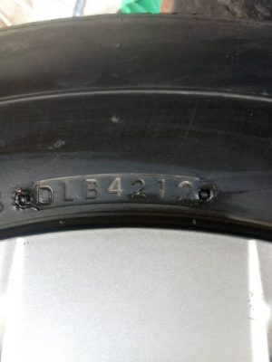 ขายล้อกระทะแท้ติดรถตู้ป้ายแดงพร้อมยาง BRIDGESTONE 195R15C ชุด 4 ล้อ พร้อมใช้งาน