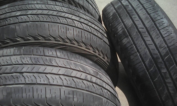 235/70R15 KUMHO ROAD VENTURE APT ชุด 4 เส้น tel.081-427-3941ไอดีไลน์ autobot107 235/70R15 KUMHO ROAD VENTURE APT ชุด 4 เส้น tel.081-427-3941ไอดีไลน์ autobot107