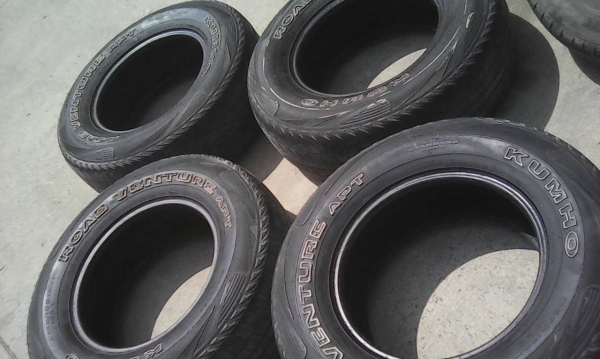 235/70R15 KUMHO ROAD VENTURE APT ชุด 4 เส้น tel.081-427-3941ไอดีไลน์ autobot107 235/70R15 KUMHO ROAD VENTURE APT ชุด 4 เส้น tel.081-427-3941ไอดีไลน์ autobot107