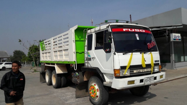 ขายรถบรรทุก10ล้อมิตซูบิชิสองเพลาด้ัม