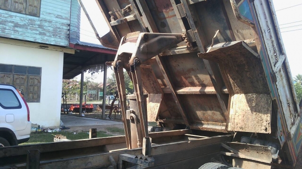 ขาย495000บาท รถฮี่โน่6ล้อดั้มเครื่อง195แรง สภาพดีพร้อมใช้