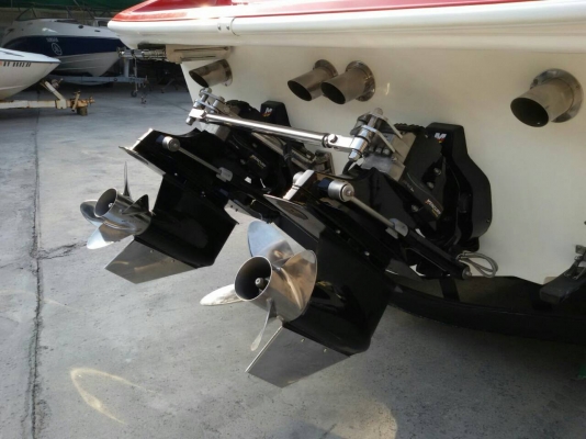 ขายเรือเร็วChallenger DC33 2006 เครื่อง mercruiser 496 mag สองเครื่อง