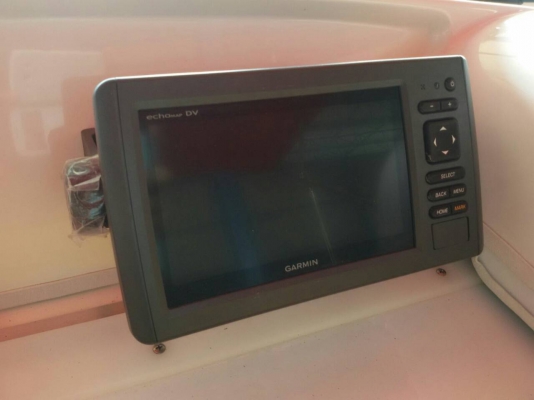 ขายเรือเร็วสวยที่สุดในเมืองไทยพร้อมแล้วครับ.... Challenger DC33 2006 เครื่อง mercruiser 496 mag สองเครื่อง...ใช้งาน 190ชม...ตรวจเช็คเรียบร้อย..เซอร์วิสเรียบร้อย..พร้อมใช้งานครับผม.. ราคา 3.2ล้าน ครับ...