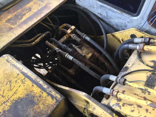 รถขุด SK200-3 M///..S/N16091..รถเดิมใช้งานได้ปกติ..รถดี สีสรรย์ไม่สวย