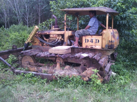 รถแทรกเตอร์CAT  D4D..ตีนเป็ด ฝาบาง เครื่องดีมาก....ใช้งานได้ปกติ