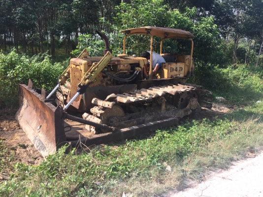 รถแทรกเตอร์CAT  D4D..ตีนเป็ด ฝาบาง เครื่องดีมาก....ใช้งานได้ปกติ