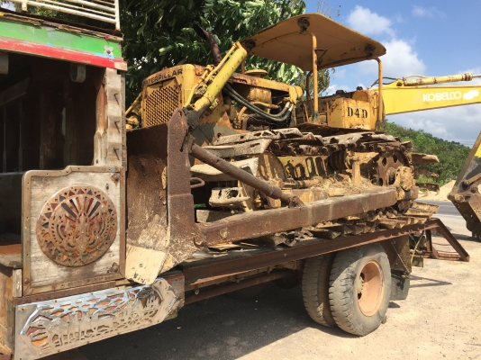 รถแทรกเตอร์CAT  D4D..ตีนเป็ด ฝาบาง เครื่องดีมาก....ใช้งานได้ปกติ