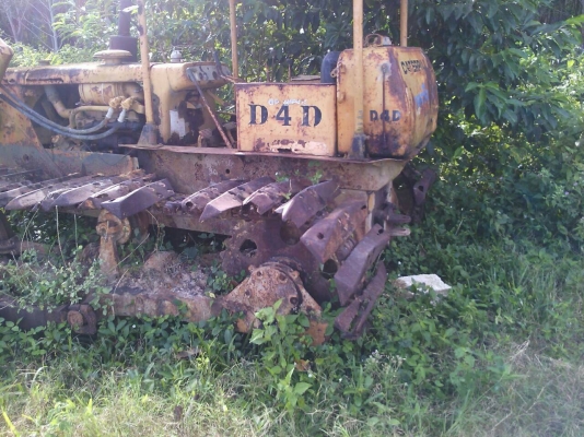 รถแทรกเตอร์CAT  D4D..ตีนเป็ด ฝาบาง เครื่องดีมาก....ใช้งานได้ปกติ