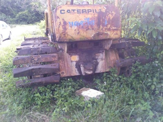 รถแทรกเตอร์CAT  D4D..ตีนเป็ด ฝาบาง เครื่องดีมาก....ใช้งานได้ปกติ