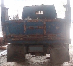 ISUZU NKR 110 HP 4BE1 หกล้อดั๊มพ์ กระดั๊มพ์เหล็ก 4 ตันความยาว 3.20 เมตรดั๊มพ์ 3-4 คิว เครื่องยนต์แรงดีพร้อมใช้งาน หัวเก๋งยกได้ภายในเก๋งคอนโซลครบพร้อม พวงมาลัยเพาเวอร์ เกียร์สั้น ช่วงล่างเดิมๆคัชซีไม่บวม ยาง 7.50 ขอบ 16 สภาพดีประมาณ 60\% พร้อมใช้งาน เอกสารท