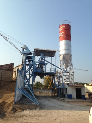 ขายแพล้นมิกปูนของเยอรมัน ขนาดครึ่งคิว พร้อมชุดคอลโทรลและสายไฟควบคุมระบบคอมพิวเตอร์ทั้งระบบ ราคา 750000