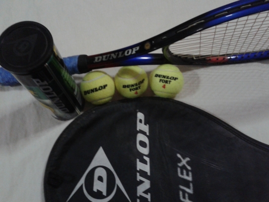 ขายไม้เทนนิส wilson-Dunlop+ลูกใหม่+ถุงซอง ครบชุด