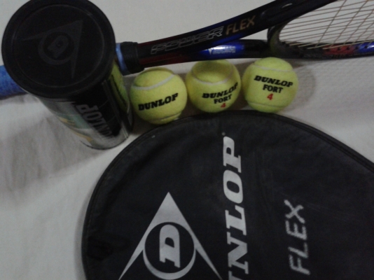 ขายไม้เทนนิส wilson-Dunlop+ลูกใหม่+ถุงซอง ครบชุด